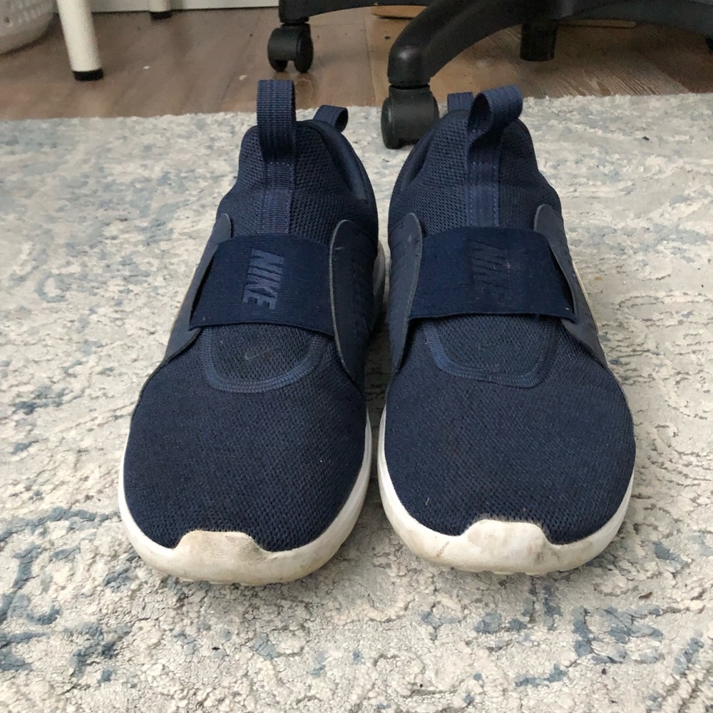 Nike Mens AD Comfort Slip-On Sneakers